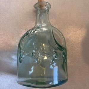 Elegant Glass Decanter with Handle